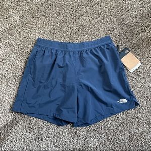 The North Face Women’s Wander Short - NWT - Size Medium